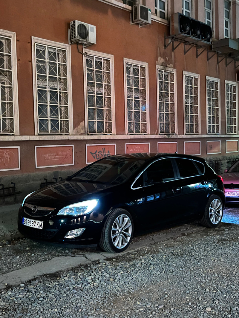 Opel Astra 1.7CDTI, снимка 2 - Автомобили и джипове - 43932173