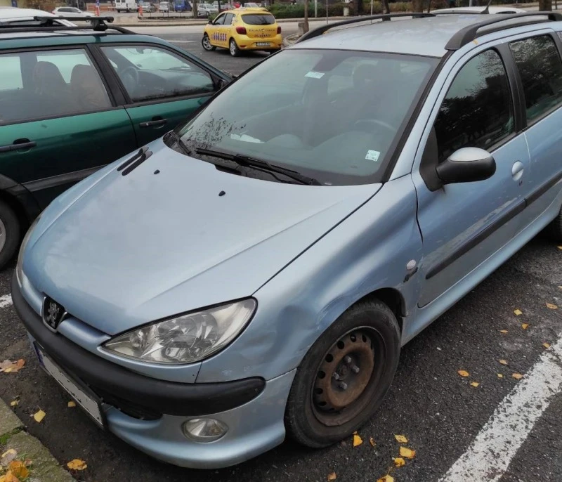 Peugeot 206, снимка 6 - Автомобили и джипове - 47116676