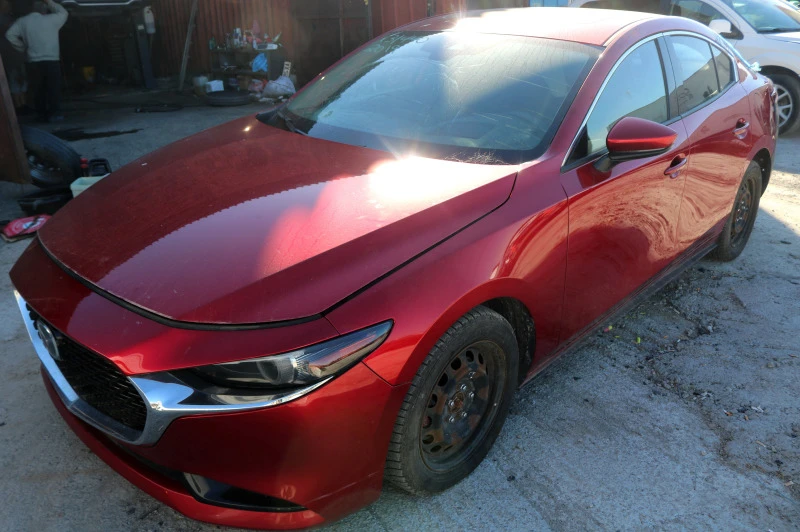 Mazda 3 2.5 Skyactiv-G 4x4, снимка 2 - Автомобили и джипове - 45179852