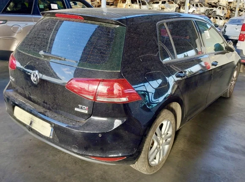 VW Golf 1.6 TDI VII, снимка 6 - Автомобили и джипове - 47279360