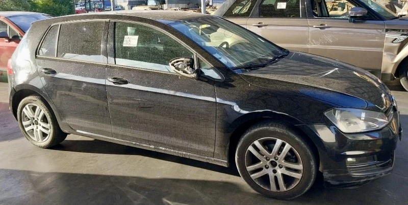 VW Golf 1.6 TDI VII, снимка 4 - Автомобили и джипове - 47279360