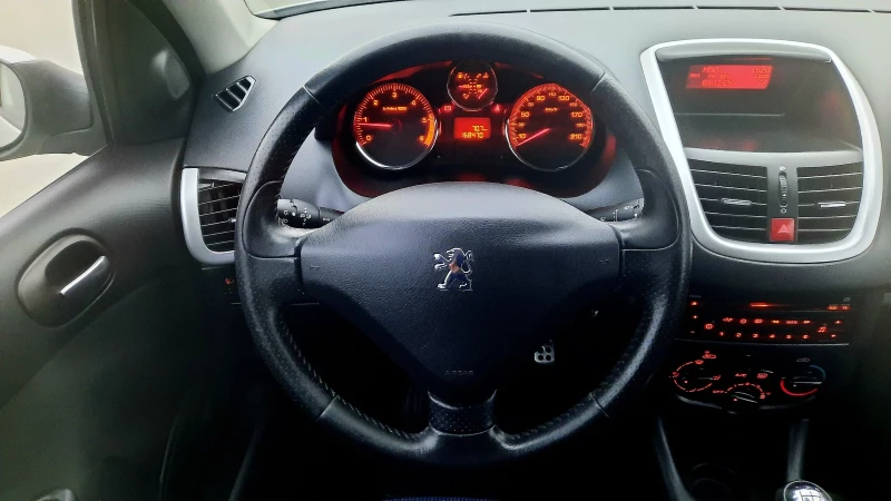 Peugeot 206 1.4HDI GENERATION, снимка 13 - Автомобили и джипове - 47905704