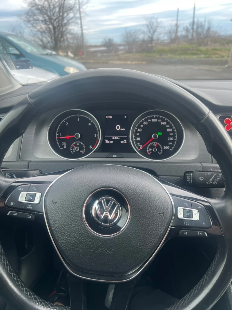 VW Golf VII 1.6TDI* 105кс* НАВИ* АВТОМАТ* НАПЪЛНО ОБСЛУЖЕН, снимка 10 - Автомобили и джипове - 48552787