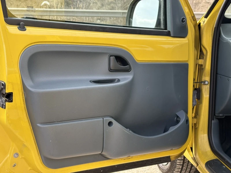 Renault Kangoo * 1.4* СЕРВИЗНА* ИСТОРИЯ* , снимка 5 - Автомобили и джипове - 49451502