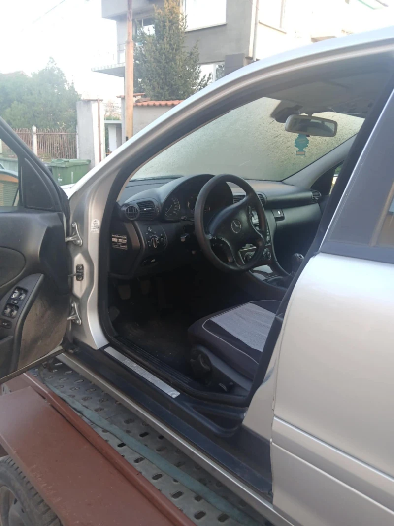 Mercedes-Benz C 220 CDI, снимка 8 - Автомобили и джипове - 52673876