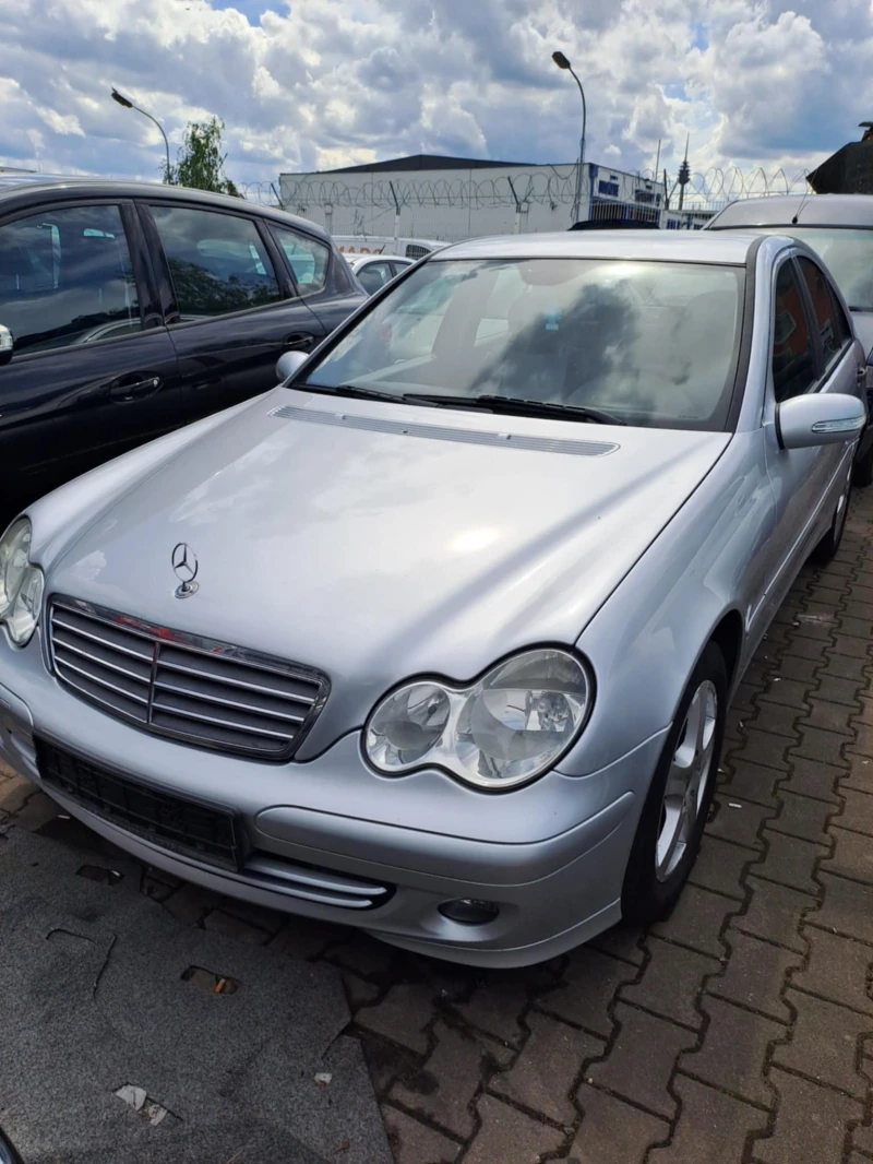 Mercedes-Benz C 220 CDI, снимка 6 - Автомобили и джипове - 52673876