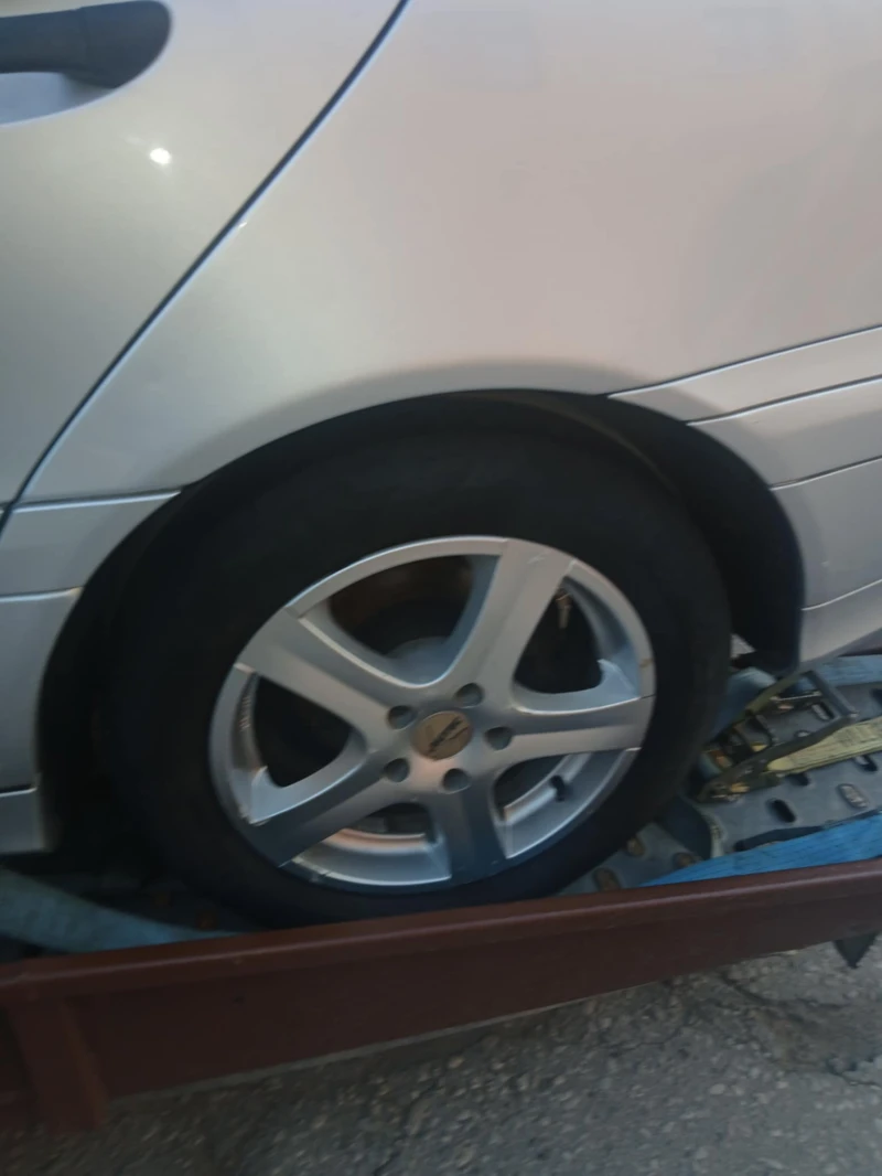 Mercedes-Benz C 220 CDI, снимка 9 - Автомобили и джипове - 52673876