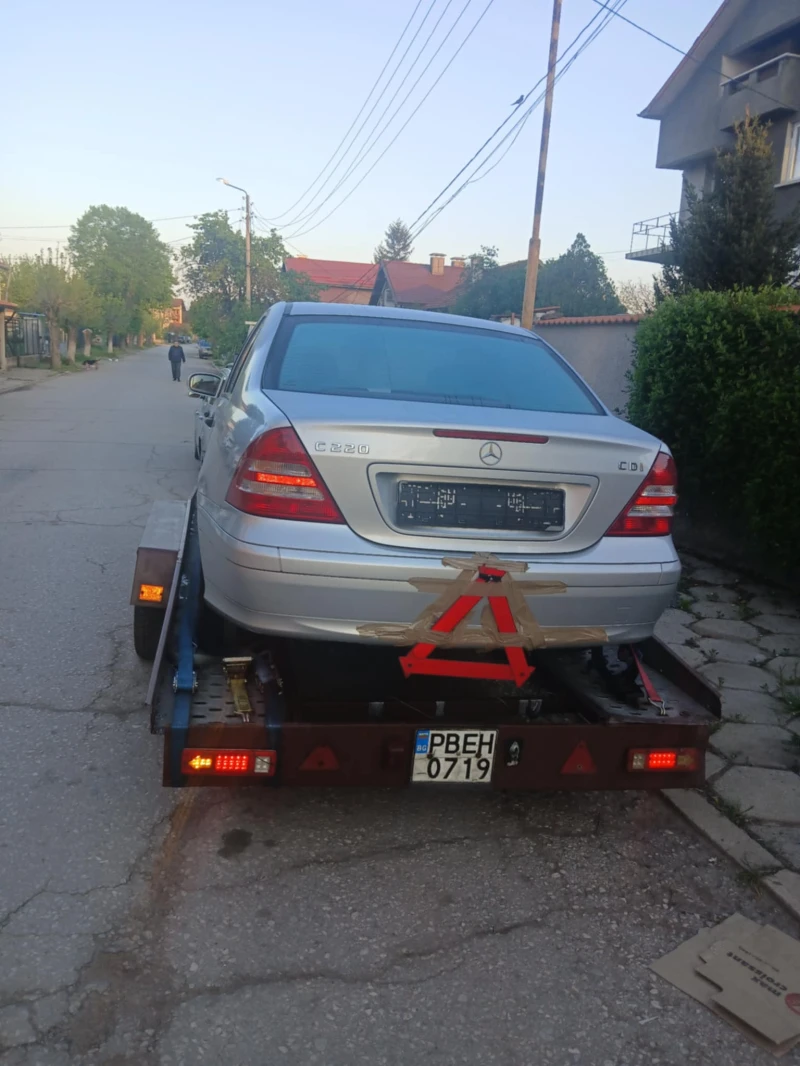 Mercedes-Benz C 220 CDI, снимка 4 - Автомобили и джипове - 52673876
