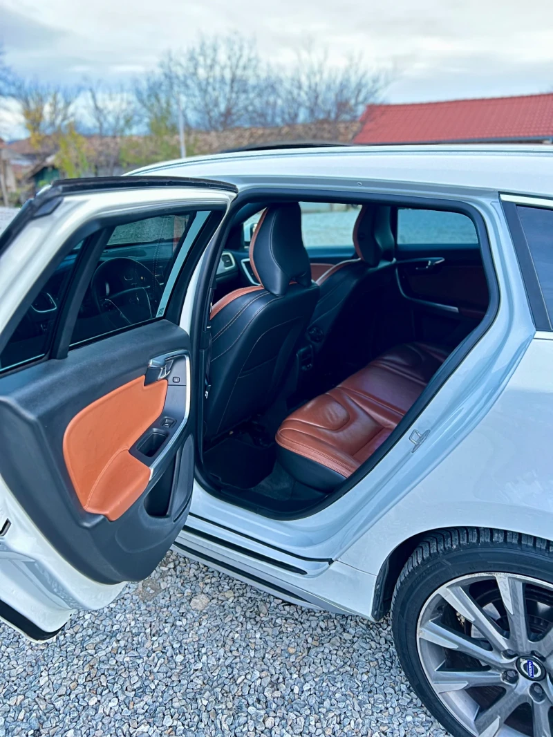 Volvo V60 2.4 D6 plug-in hybrid R-Design Exterior + Summum , снимка 10 - Автомобили и джипове - 52553163