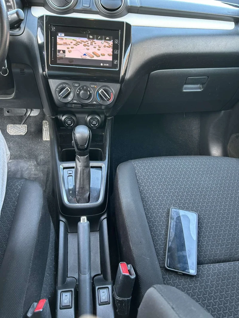 Suzuki Swift 1.3, снимка 10 - Автомобили и джипове - 52589102