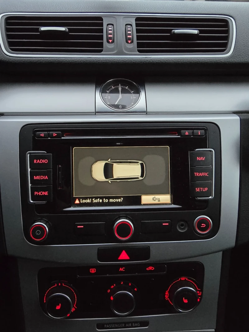 VW Passat 2.0 TDI, снимка 8 - Автомобили и джипове - 53144528