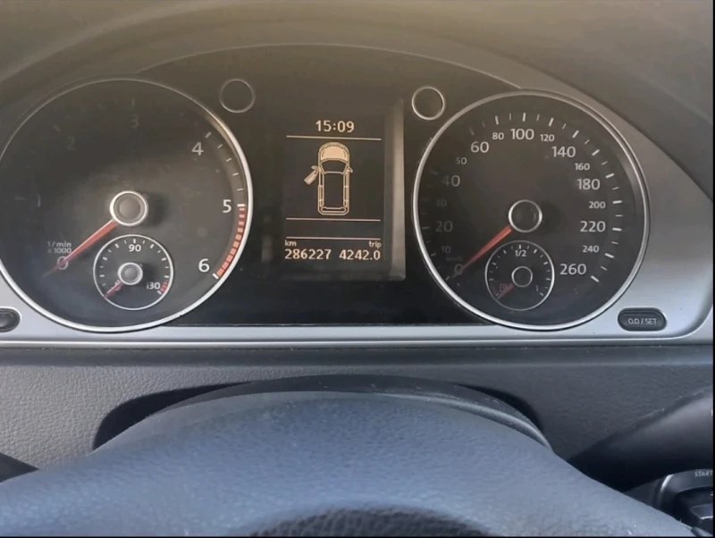 VW Passat 2.0 TDI, снимка 10 - Автомобили и джипове - 53144528