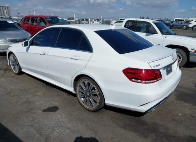 Mercedes-Benz E 350 4Matic AMG* Harman/Kardon* Обдух* Камера* , снимка 3 - Автомобили и джипове - 49048437