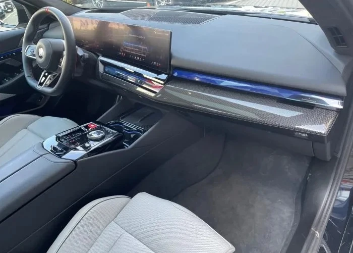 BMW M5 Hybrid xDrive, B/W, Carbon Ceramic - изображение 8
