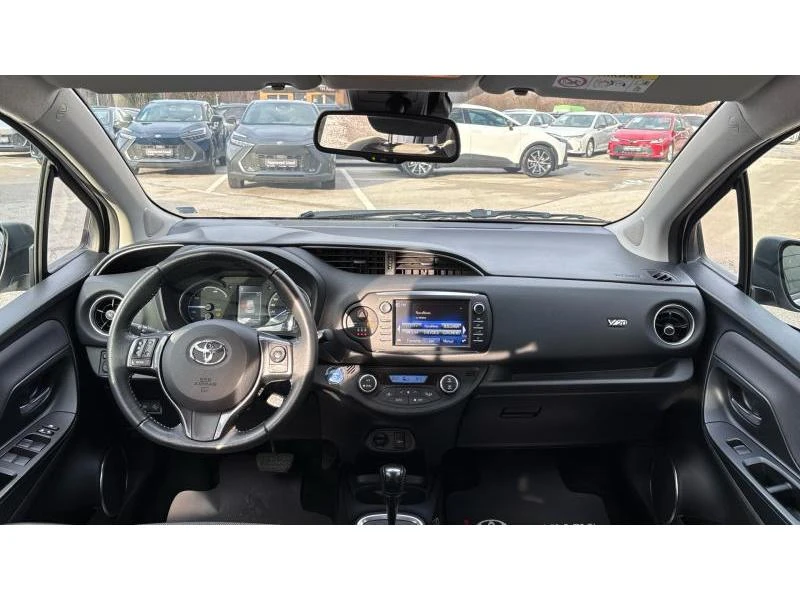 Toyota Yaris 1.5 HSD LUNA PLUS, снимка 8 - Автомобили и джипове - 53430507