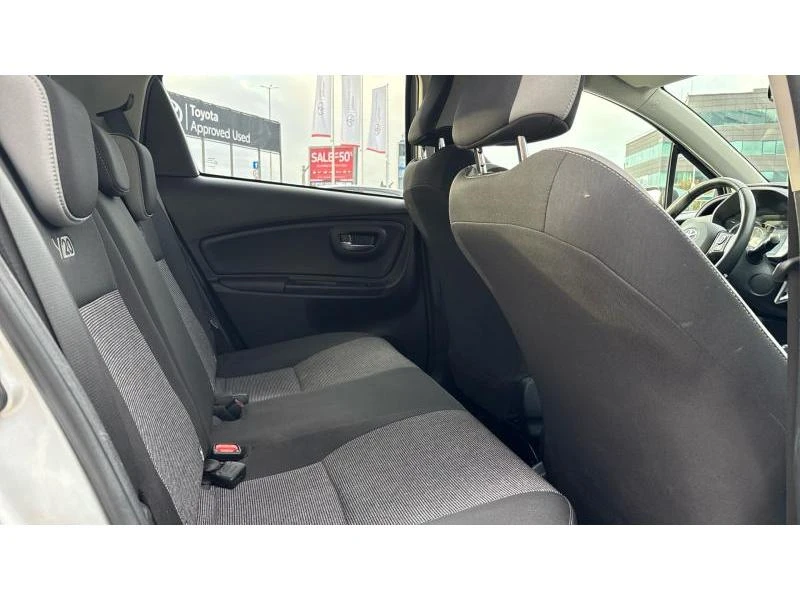 Toyota Yaris 1.5 HSD LUNA PLUS, снимка 7 - Автомобили и джипове - 53430507