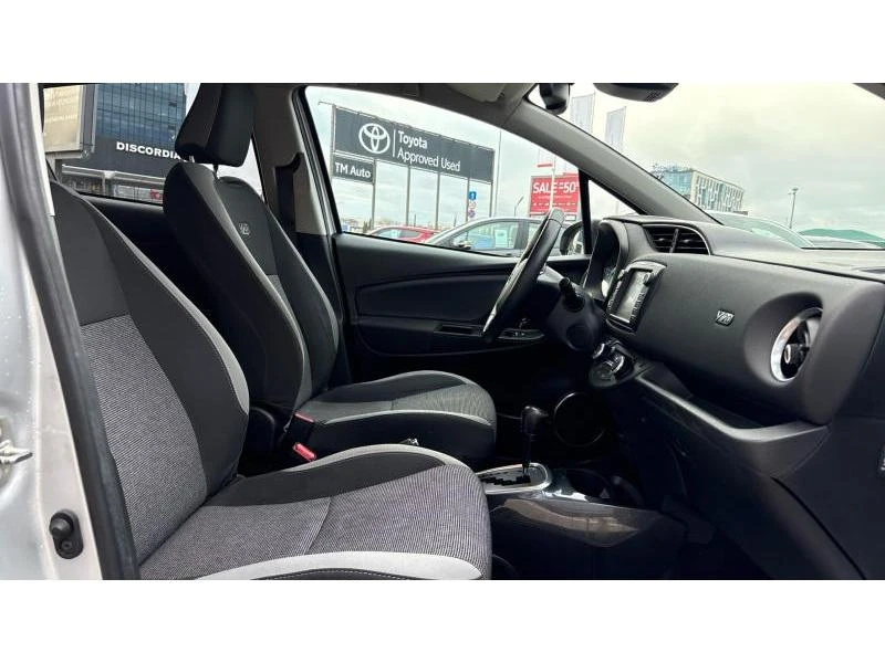 Toyota Yaris 1.5 HSD LUNA PLUS, снимка 6 - Автомобили и джипове - 53430507