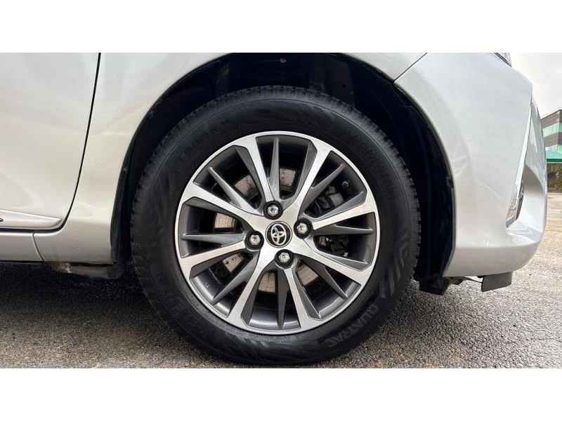 Toyota Yaris 1.5 HSD LUNA PLUS, снимка 16 - Автомобили и джипове - 53430507