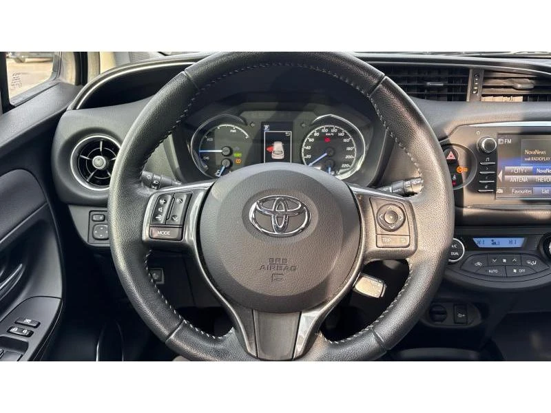 Toyota Yaris 1.5 HSD LUNA PLUS, снимка 13 - Автомобили и джипове - 53430507
