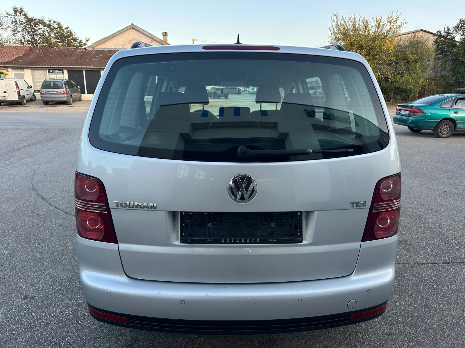 VW Touran 1.9TDI DSG Автоматик Face Lift - изображение 6