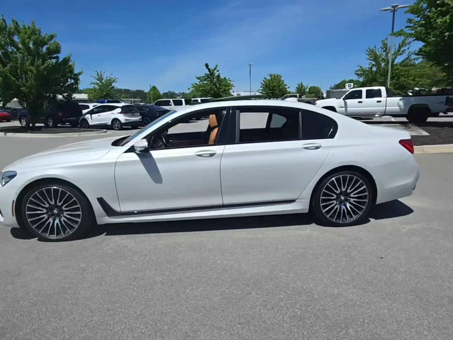 BMW 750 i M SPORT LINE - изображение 2