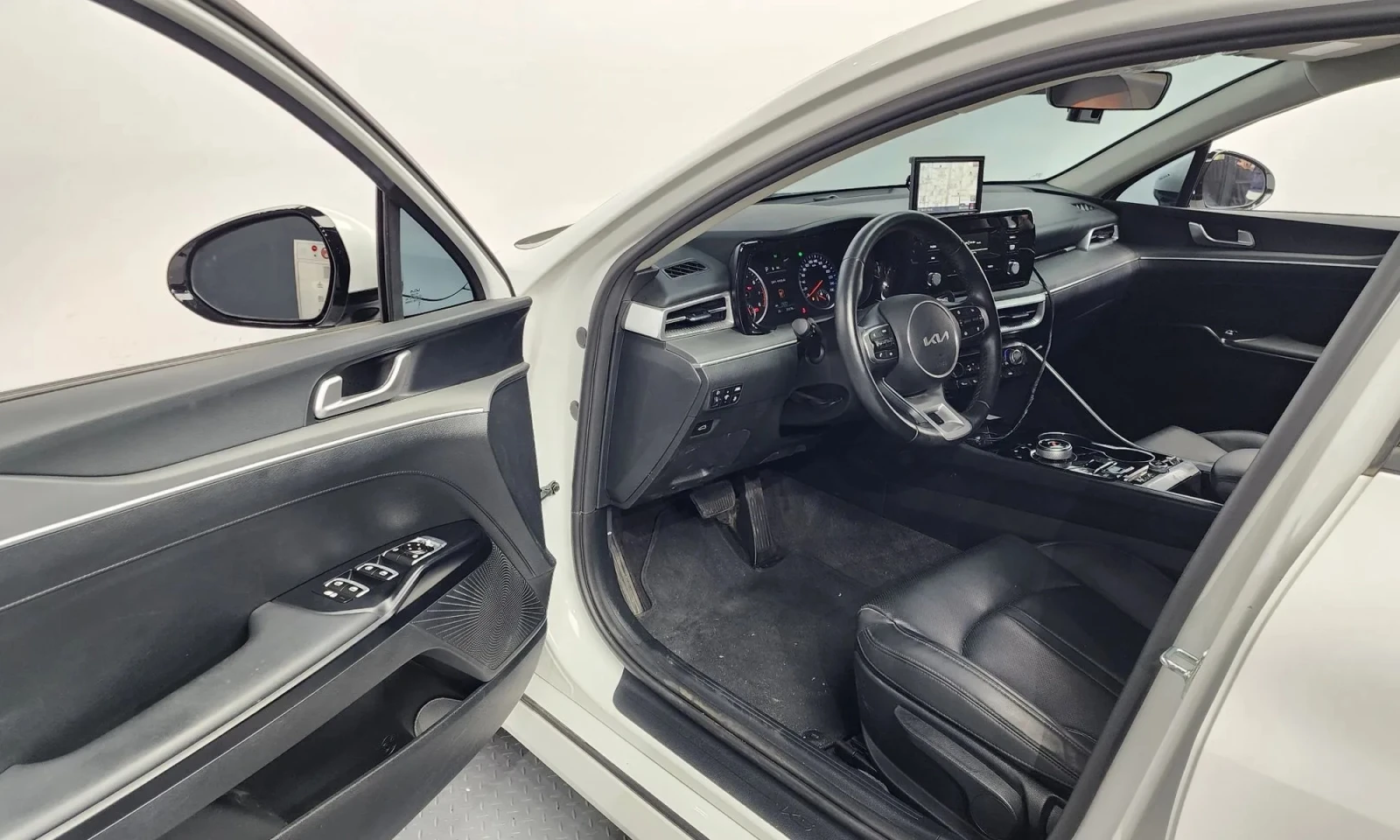 Kia K5 K5 3Rd Generation 2.0 Trendy - изображение 9