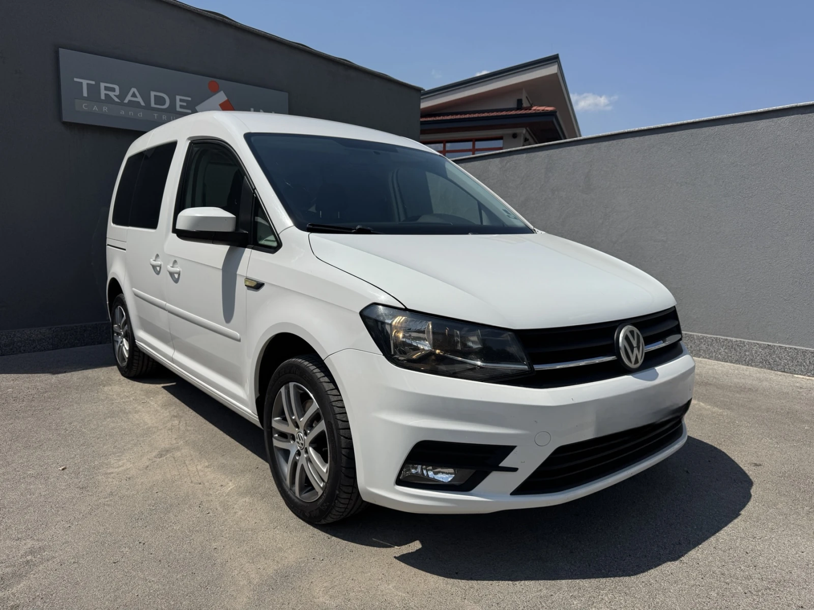 VW Caddy 2.0TDI DSG - изображение 3