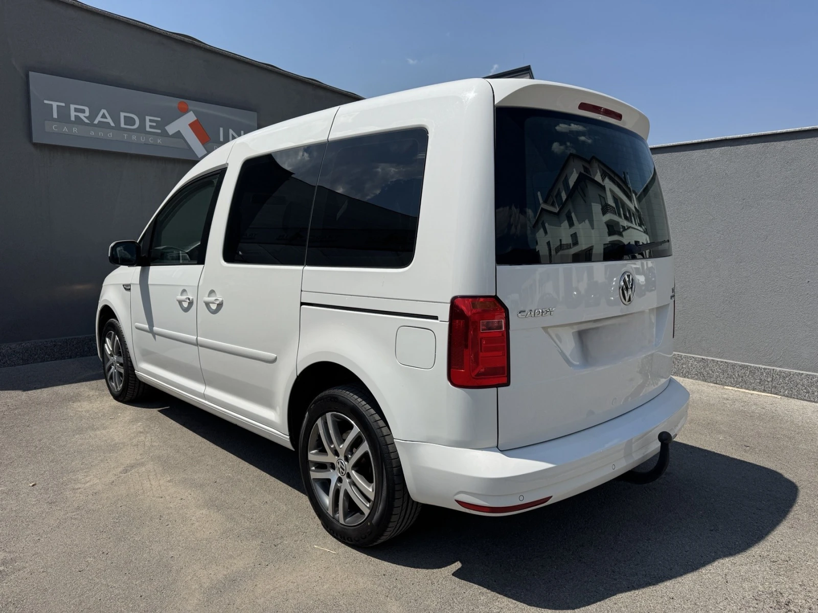 VW Caddy 2.0TDI DSG - изображение 6