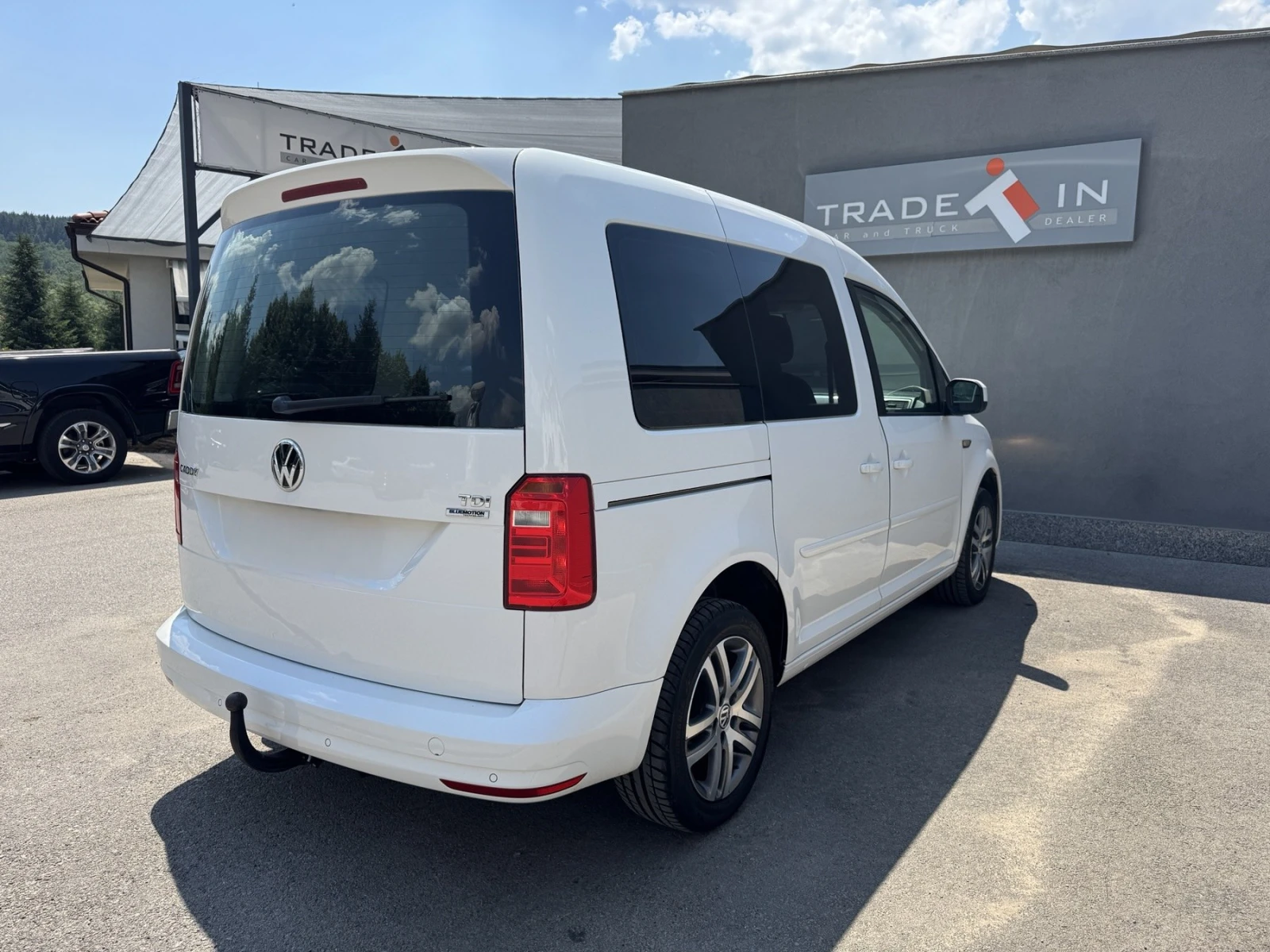 VW Caddy 2.0TDI DSG - изображение 4