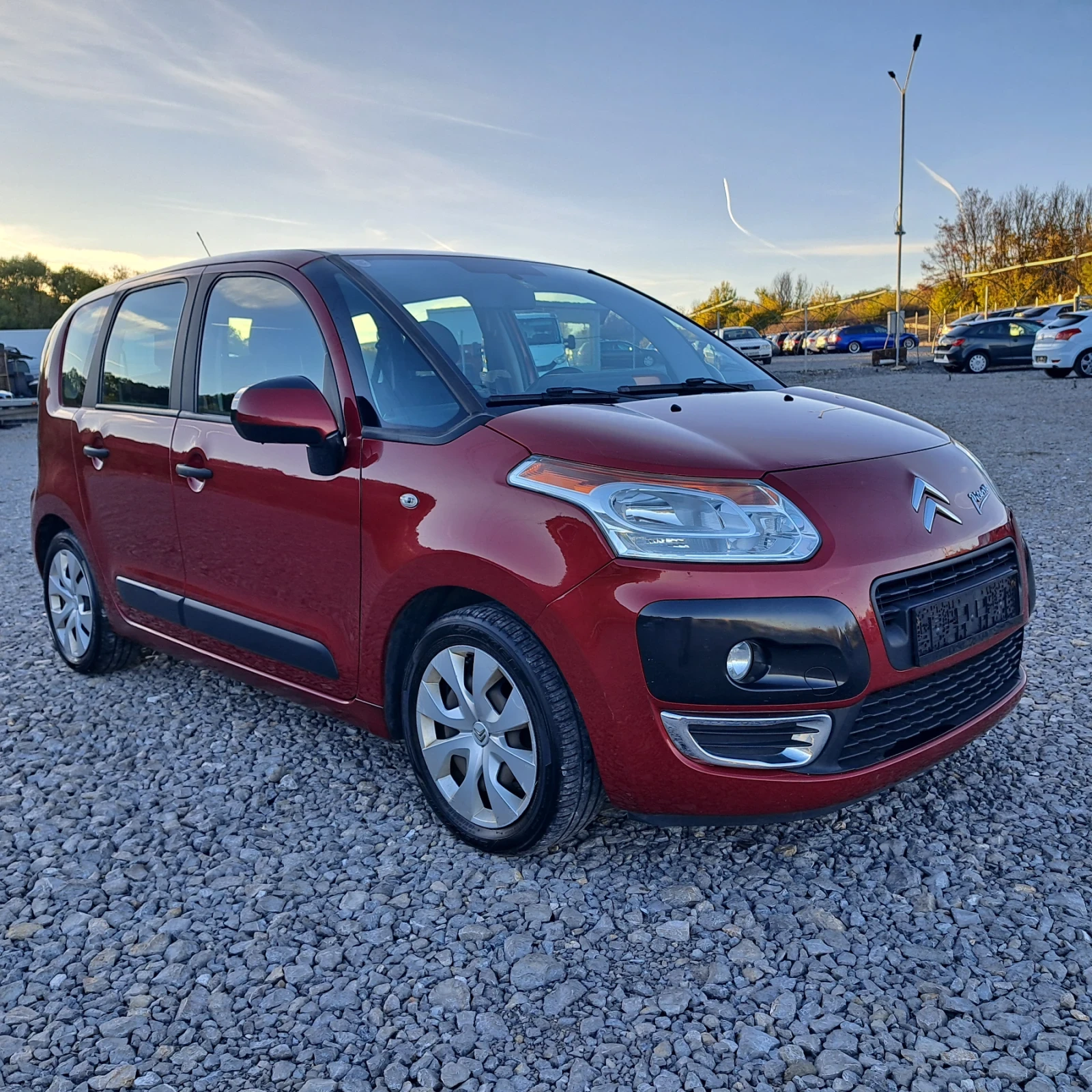Citroen C3 Picasso 1.6 HDI - изображение 2