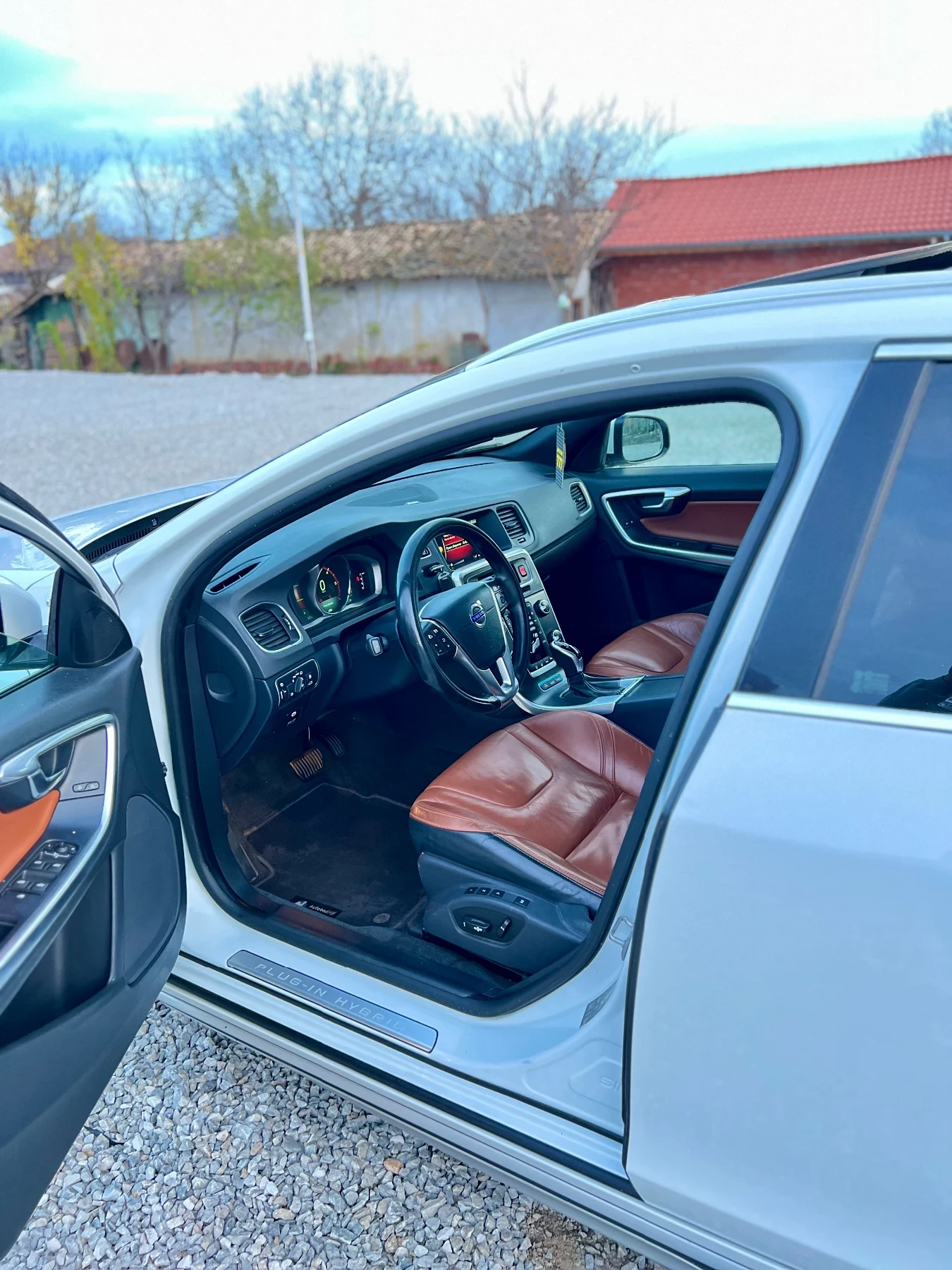 Volvo V60 2.4 D6 plug-in hybrid R-Design Exterior + Summum  | Mobile.bg   7