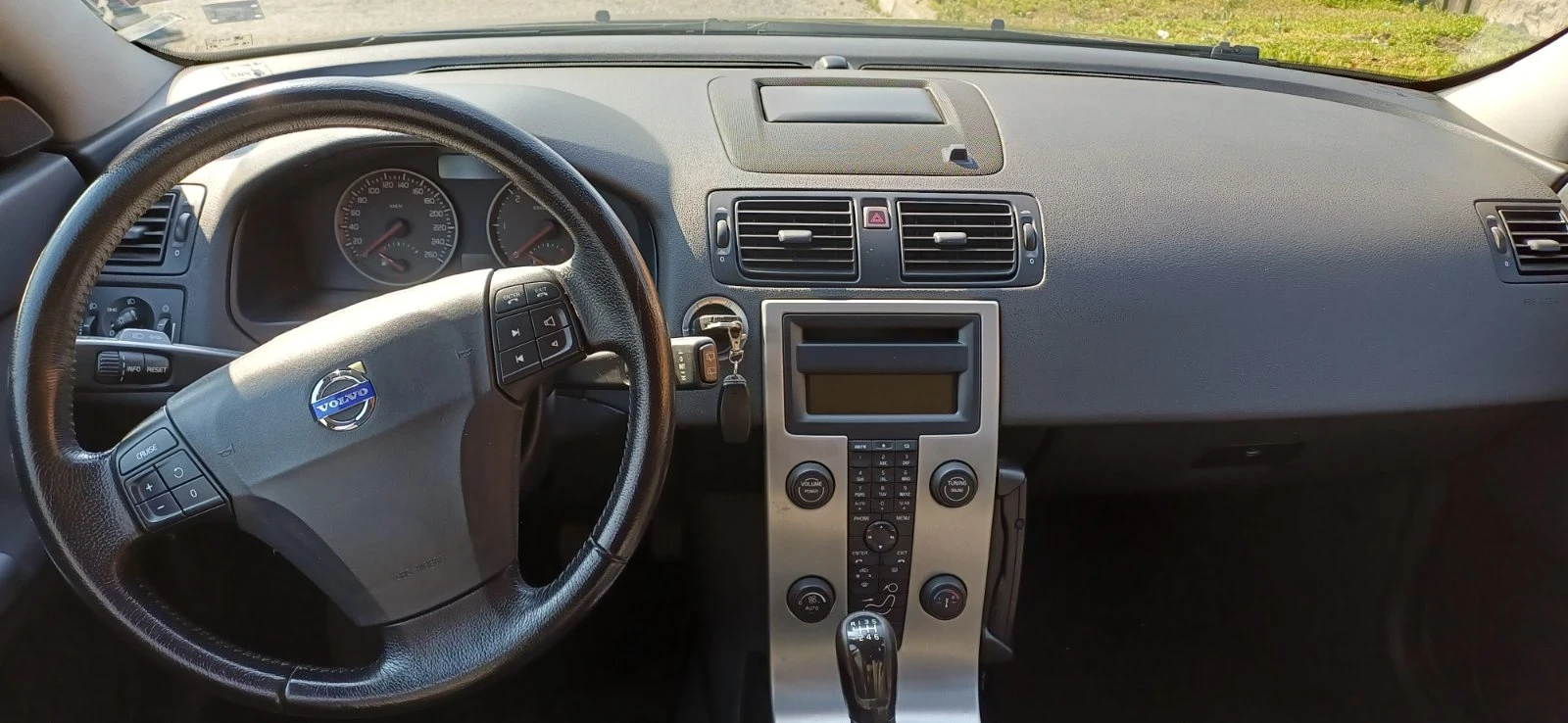 Volvo V50 Комби, снимка 2 - Автомобили и джипове - 53865324