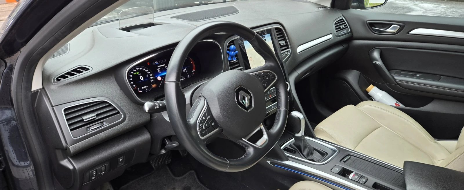 Renault Megane 1.5 DCI, снимка 8 - Автомобили и джипове - 54062843