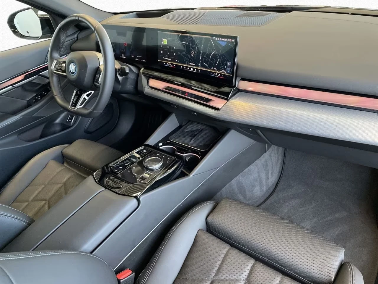 BMW i5 xDrive40 M-Sport Ad.LED 360 DIST Winter Pack+ PANO, снимка 7 - Автомобили и джипове - 55715527