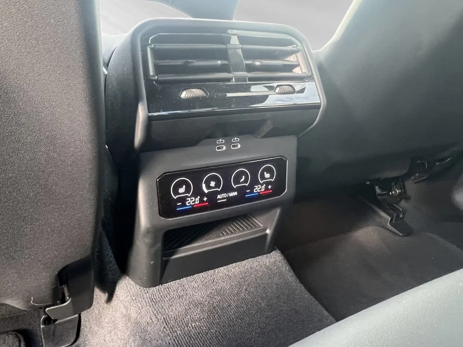 BMW i5 eDrive40 M-Sport Ad.LED 360 DIST Winter Pack+ PANO, снимка 11 - Автомобили и джипове - 54193948