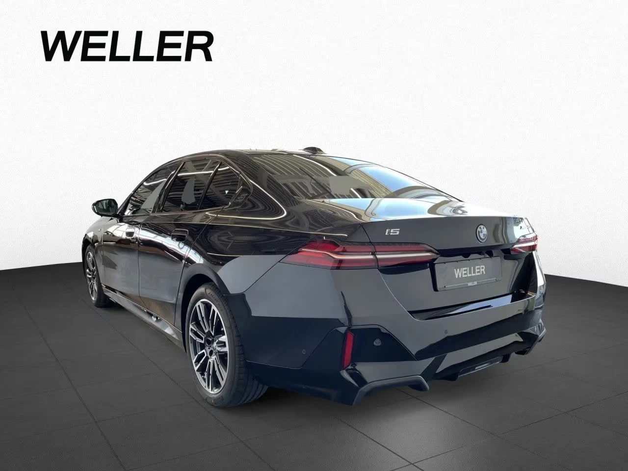 BMW i5 xDrive40 M-Sport Ad.LED 360 DIST Winter Pack+ PANO, снимка 4 - Автомобили и джипове - 55715527