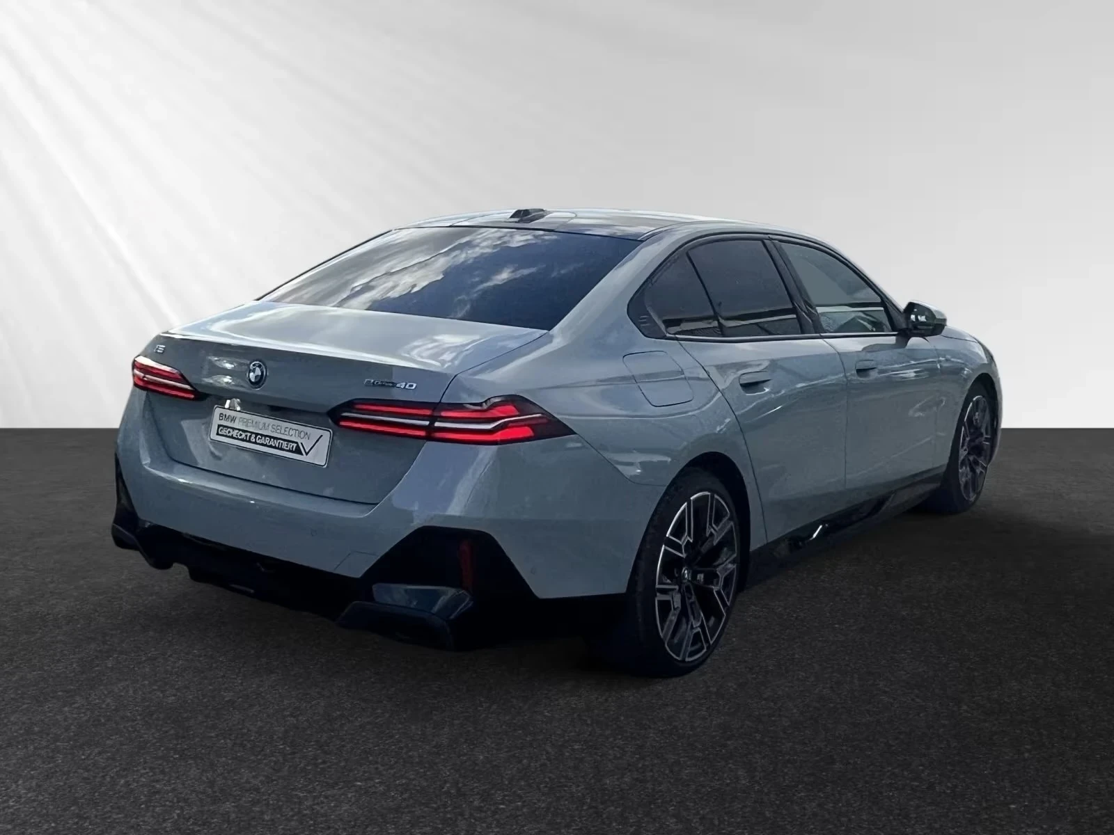 BMW i5 eDrive40 M-Sport Ad.LED 360 DIST Winter Pack+ PANO, снимка 5 - Автомобили и джипове - 54193948