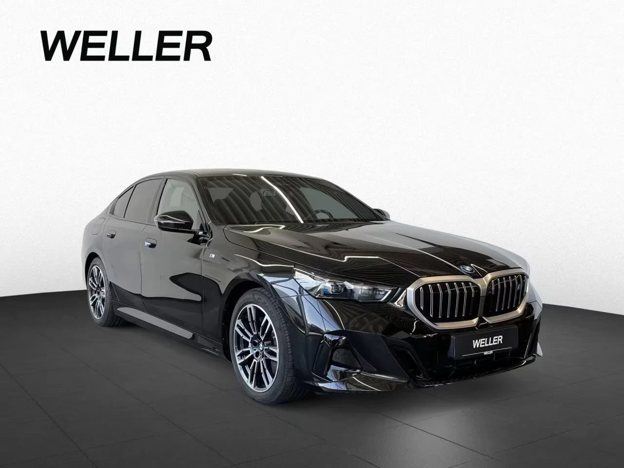 BMW i5 xDrive40 M-Sport Ad.LED 360 DIST Winter Pack+ PANO, снимка 2 - Автомобили и джипове - 55715527
