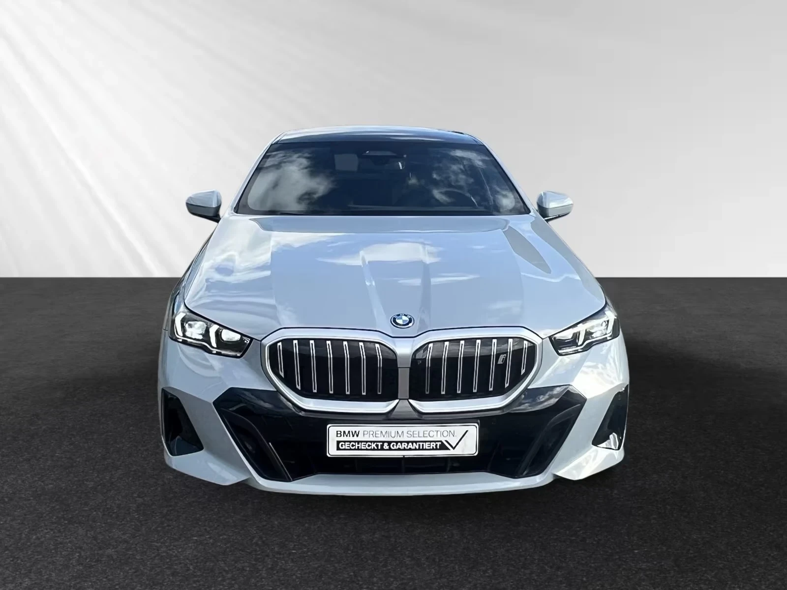 BMW i5 eDrive40 M-Sport Ad.LED 360 DIST Winter Pack+ PANO, снимка 2 - Автомобили и джипове - 54193948