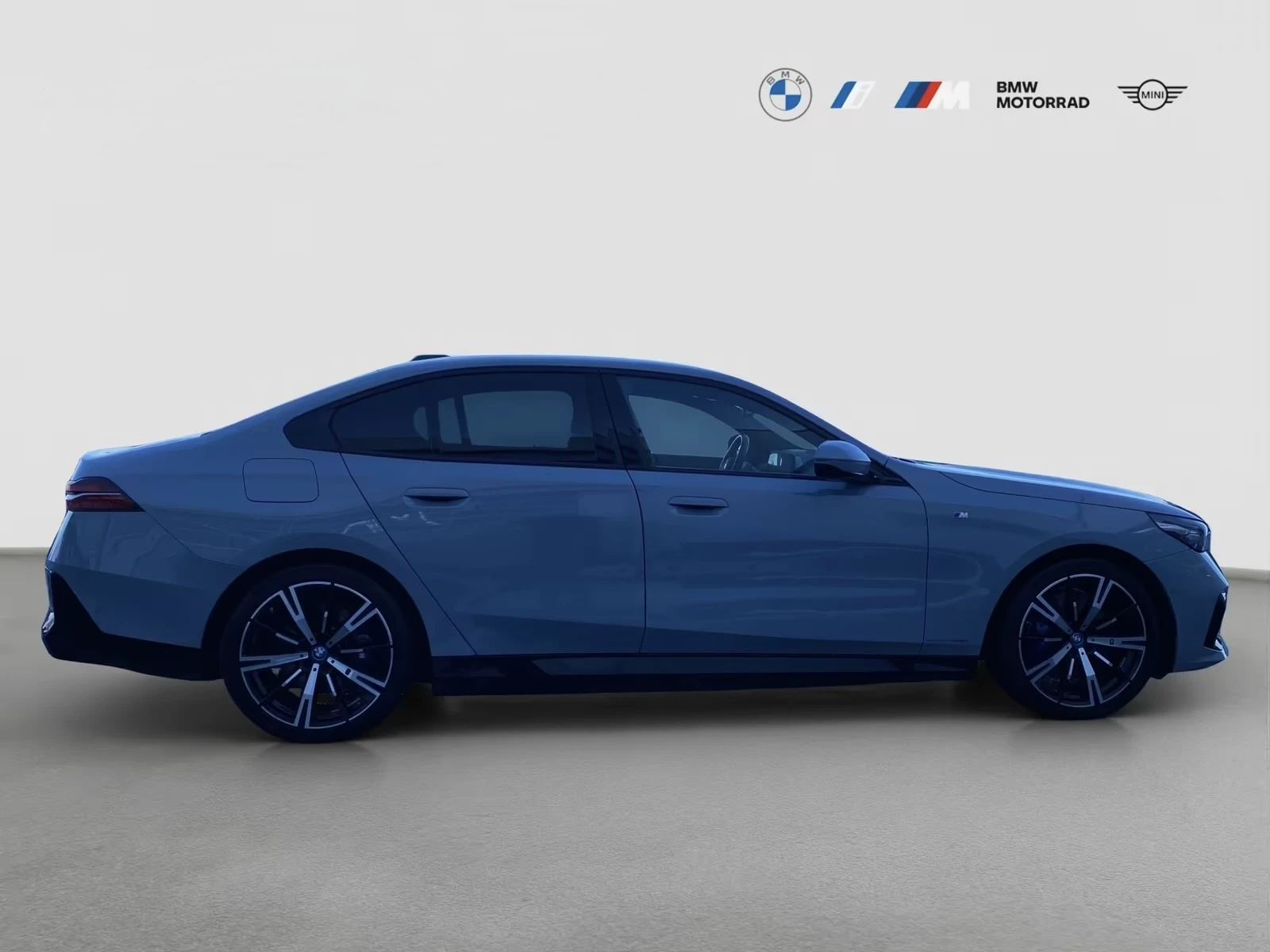 BMW i5 eDrive40 M-Sport Ad.LED 360 DIST Winter Pack+ PANO, снимка 5 - Автомобили и джипове - 54193948