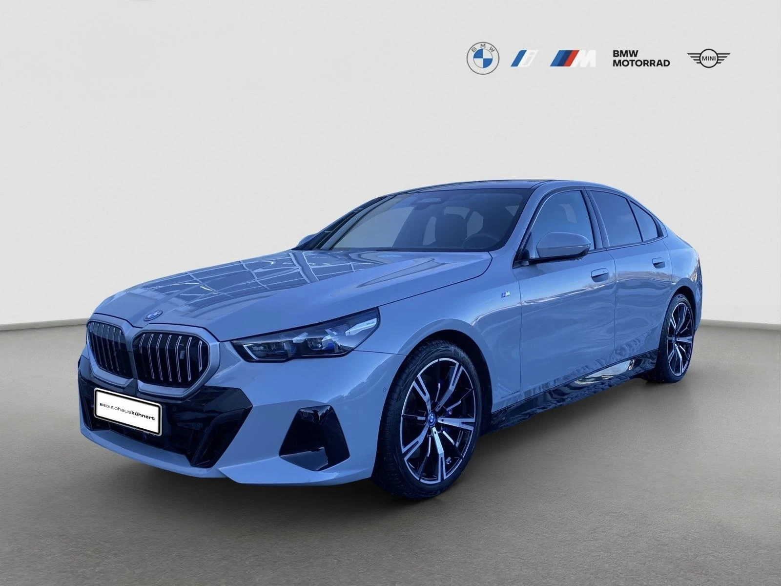 BMW i5 eDrive40 M-Sport Ad.LED 360 DIST Winter Pack+ PANO, снимка 2 - Автомобили и джипове - 54193948
