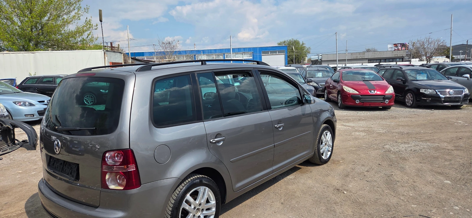 VW Touran 1.9 TDI 105 ps 7-МЕСТА, снимка 4 - Автомобили и джипове - 54236826