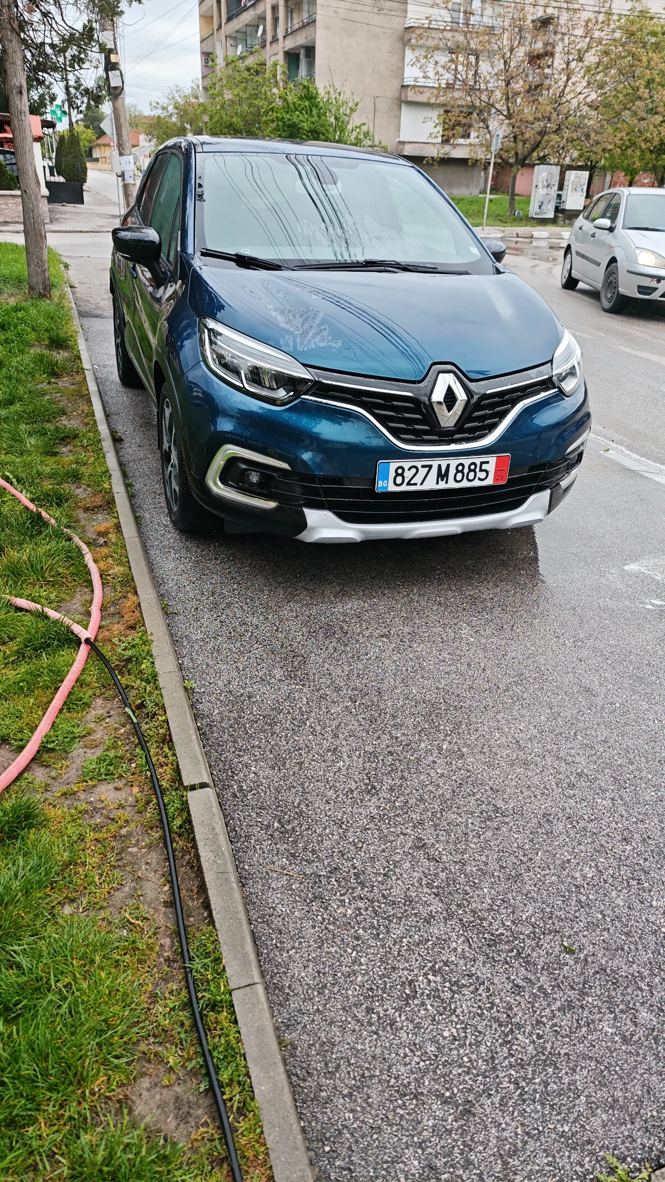 Renault Captur 1.5dci 90 hp, снимка 10 - Автомобили и джипове - 54456057