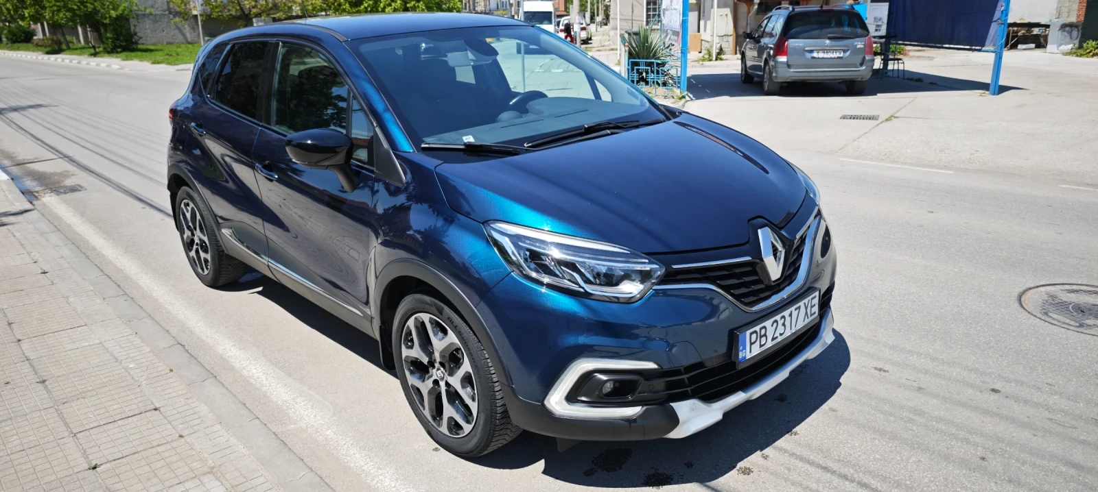 Renault Captur 1.5dci 90 hp, снимка 6 - Автомобили и джипове - 54456057