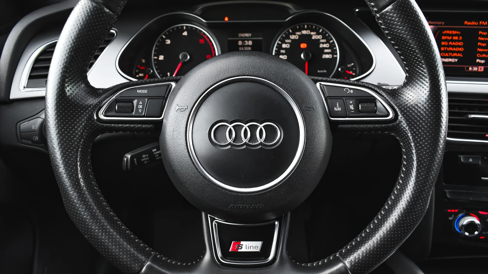 Audi A4 Avant 3.0 TDI V6 quattro S tronic, снимка 13 - Автомобили и джипове - 54830768