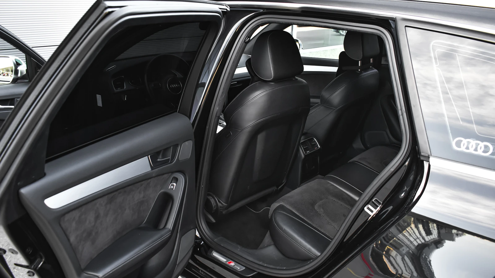 Audi A4 Avant 3.0 TDI V6 quattro S tronic, снимка 9 - Автомобили и джипове - 54830768