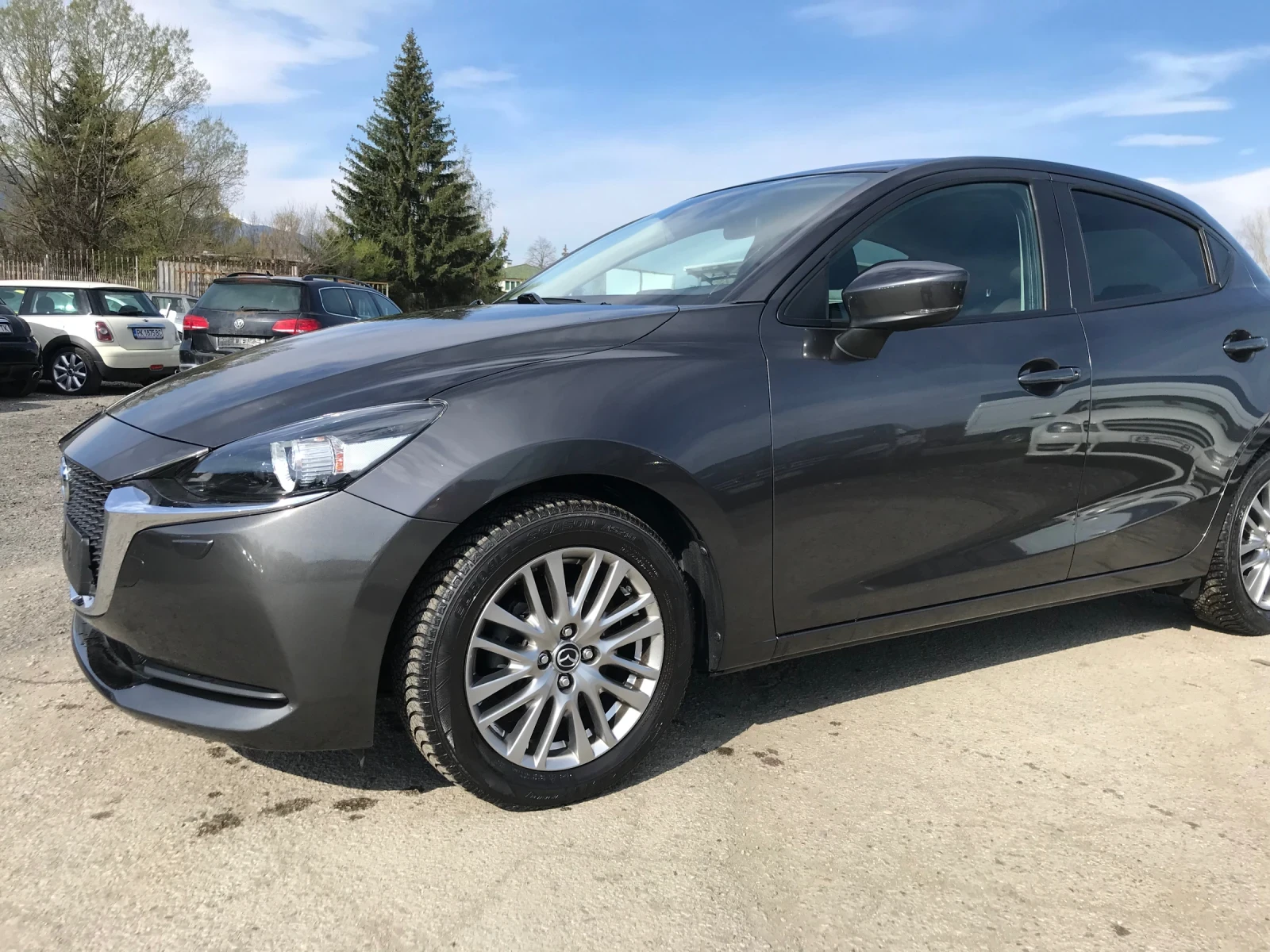 Mazda 2 1.5I HYBRID , снимка 5 - Автомобили и джипове - 55001467