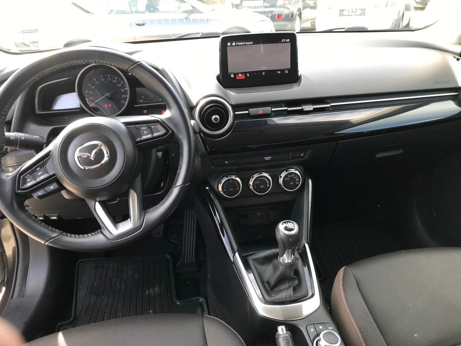 Mazda 2 1.5I HYBRID , снимка 10 - Автомобили и джипове - 55001467