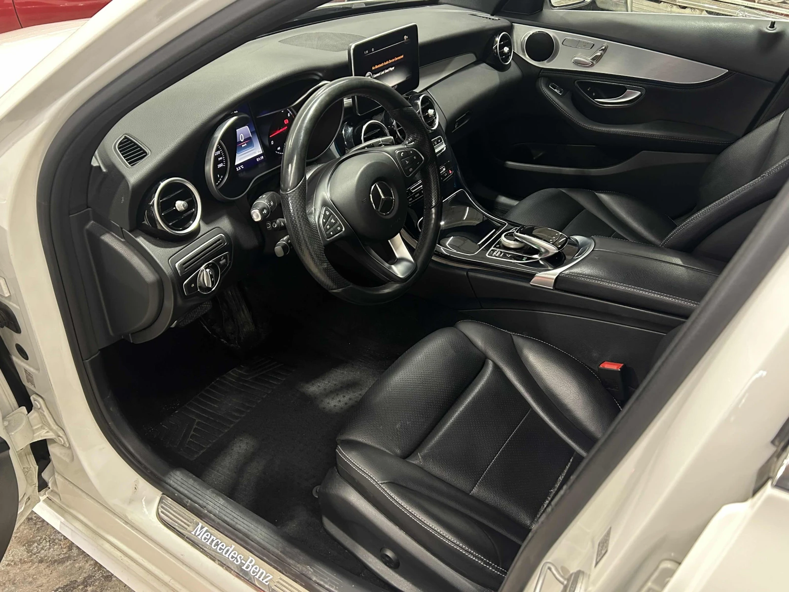 Mercedes-Benz C 300, снимка 5 - Автомобили и джипове - 55689215