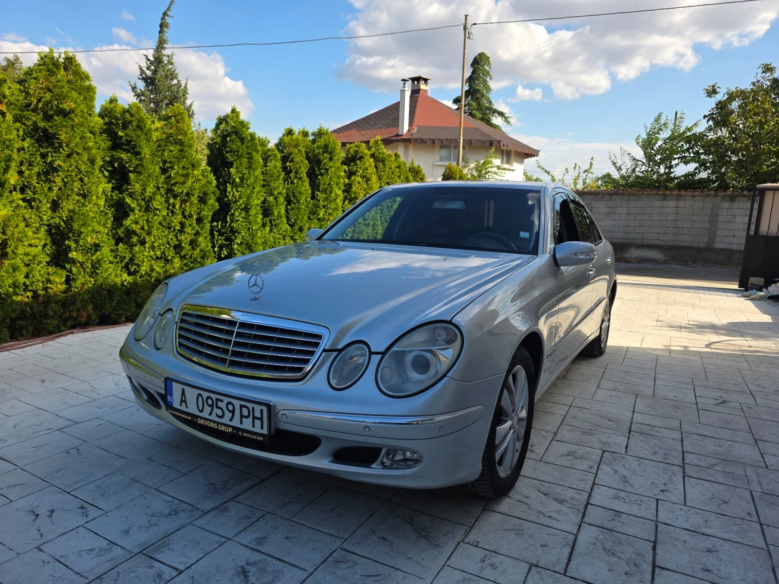 Mercedes-Benz E 240 2.4 НАПЪЛНО ОБСЛУЖЕН 